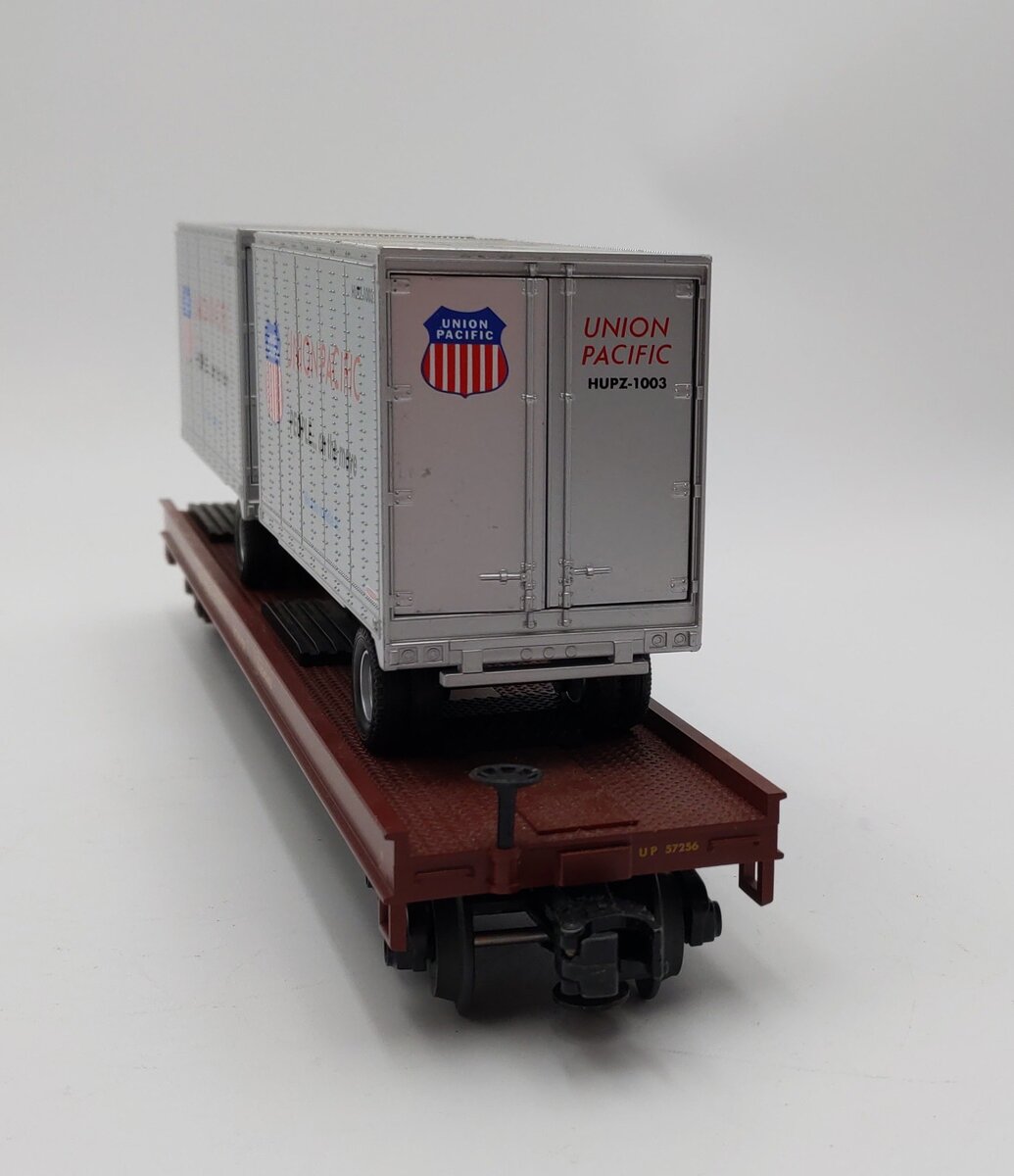 MTH 20-98107 O Gauge Union Pacific Flatcar w/2 Short Trailers #57256 EX/Box
