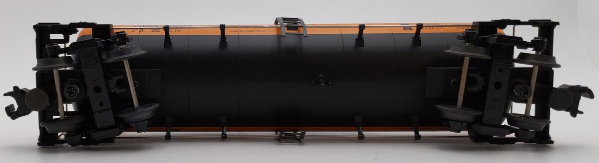 MTH 20-92011 O Gauge Airco Single Dome Tank Car #3008 VG/Box