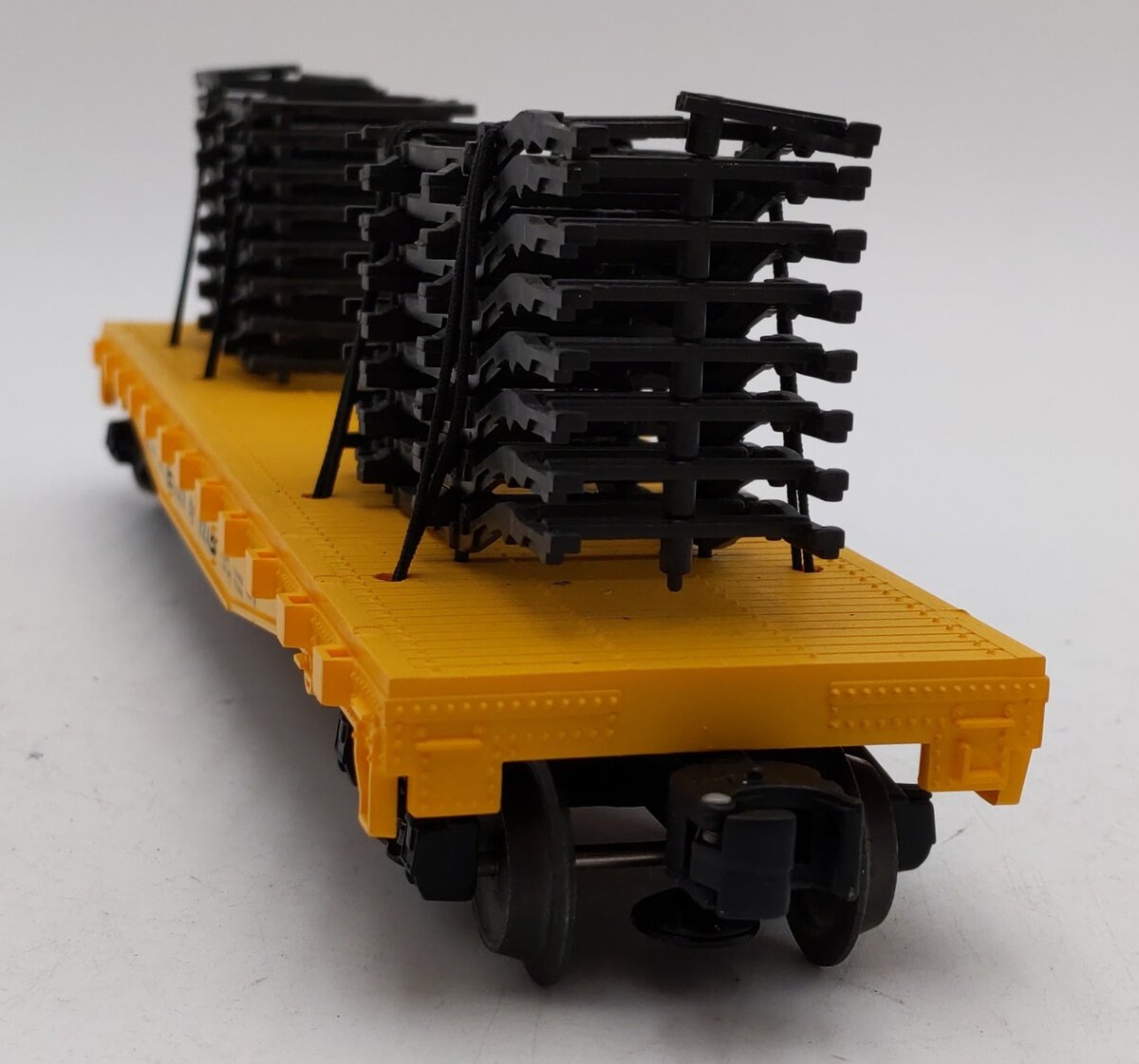 Lionel 6-36020 O Gauge TTX Trailer Train Flatcar with Auto Frames #9-6424 LN/Box