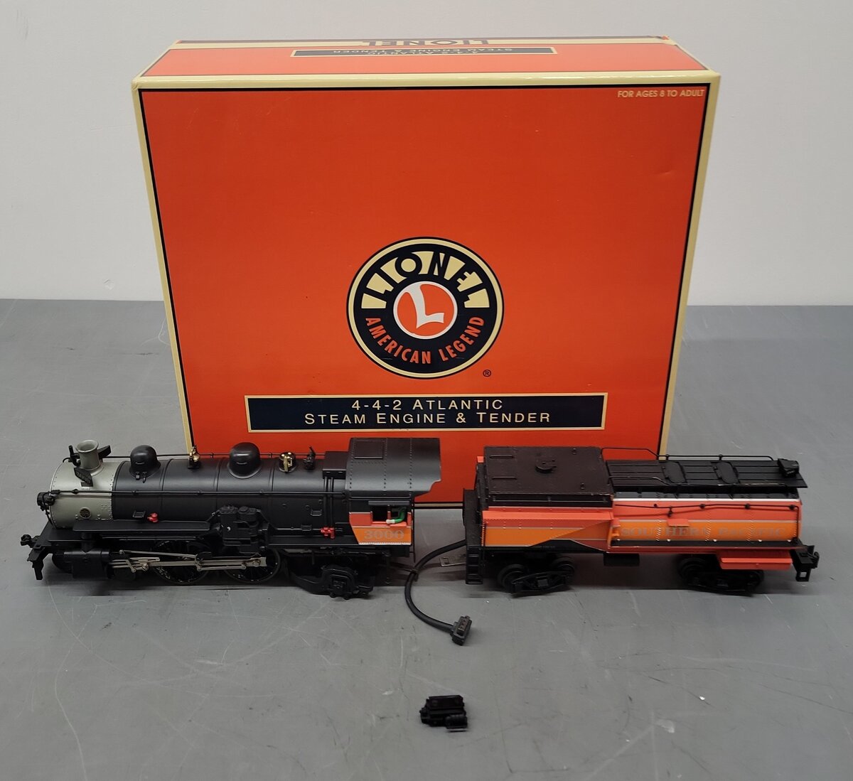Lionel 6-28070 O SP Daylight 4-4-2 Atlantic Steam Locomotive & Tender #3000 EX/Box