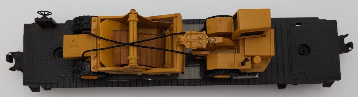 Lionel 6-16954 O Gauge New York Central Flatcar with ERTL Scraper #6424 VG/Box