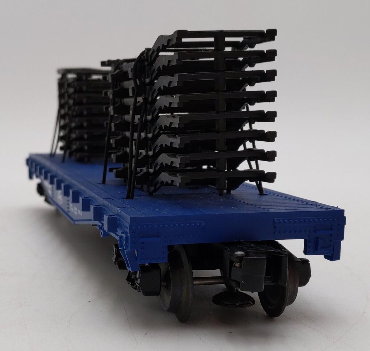 Lionel 6-17533 O Gauge Ford Trailer Train Flatcar with Auto frames LN/Box