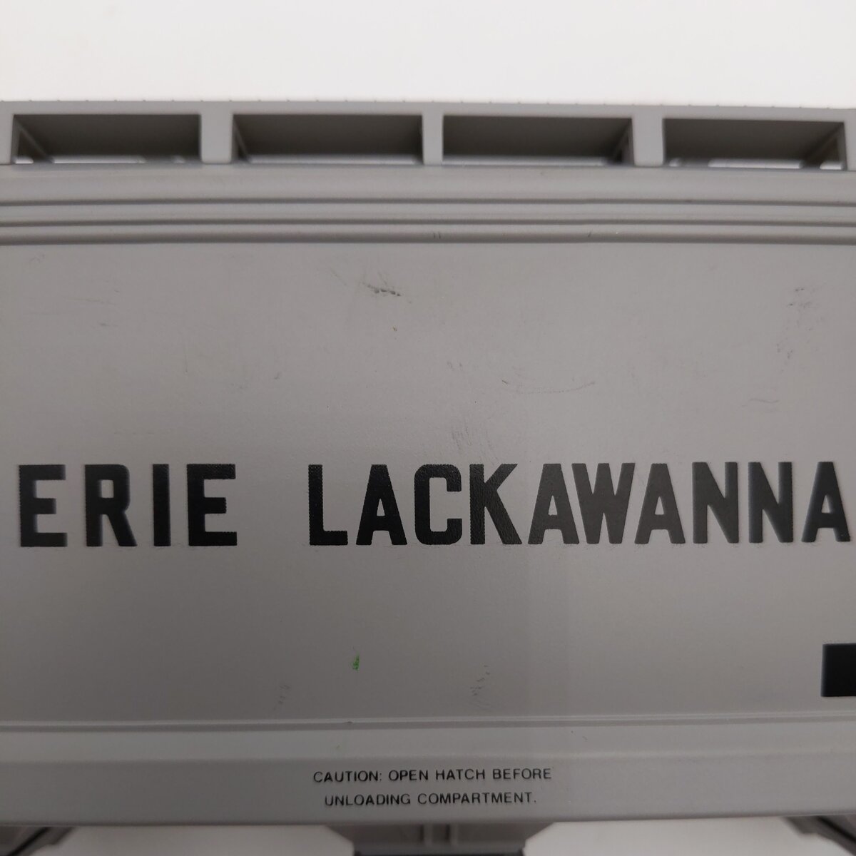 Lionel 6-17112 O Gauge Erie Lackawanna ACF Center Flow 3-Bay Hopper VG/Box