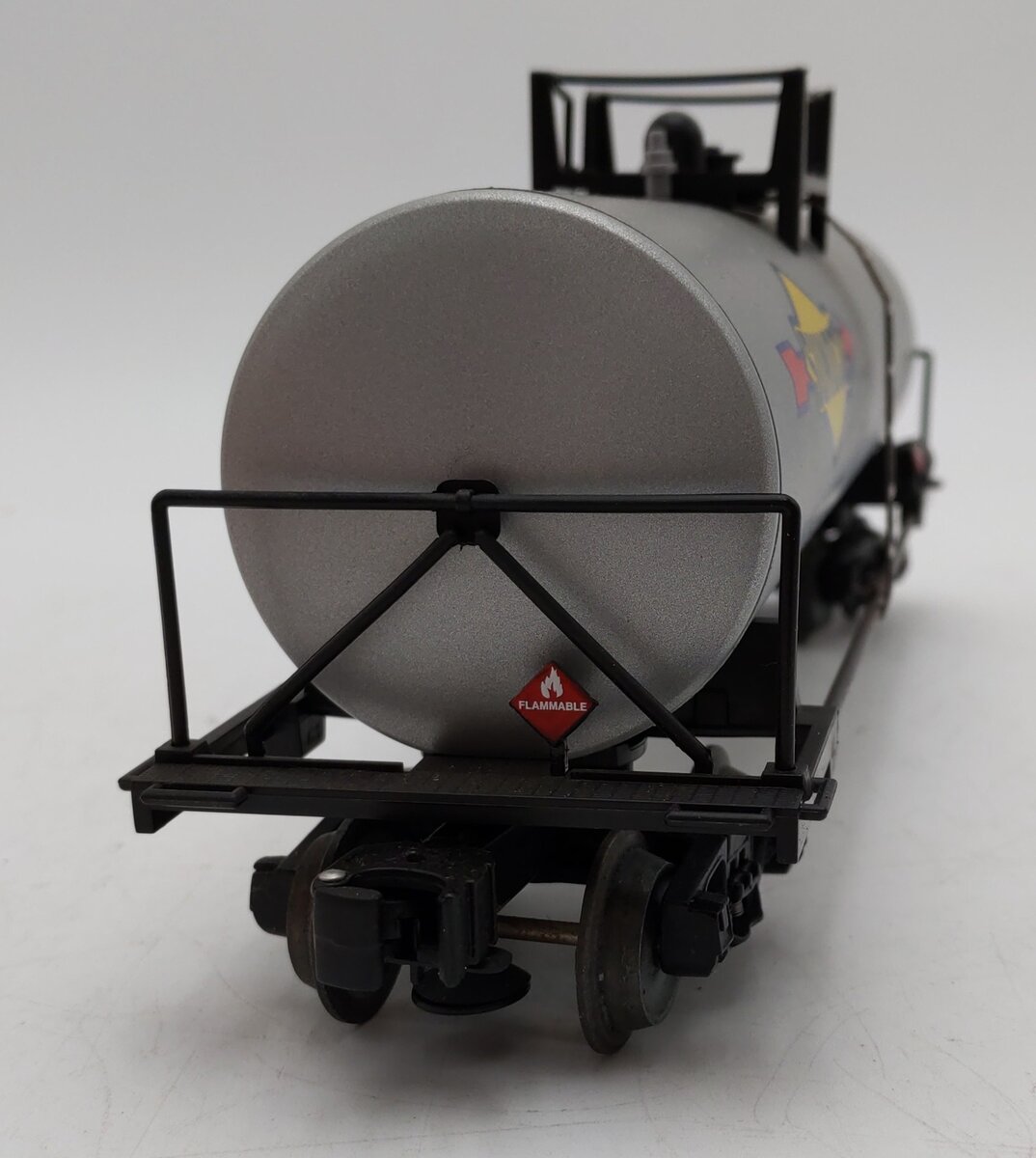Lionel 6-17910 O Gauge Sunoco Unibody Tank Car #7900 LN/Box