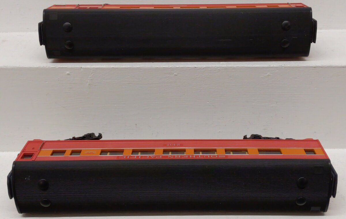 MTH 30-6063 O Southern Pacific O-27 Streamlined Combo/Diner Set (Set of 2) EX/Box