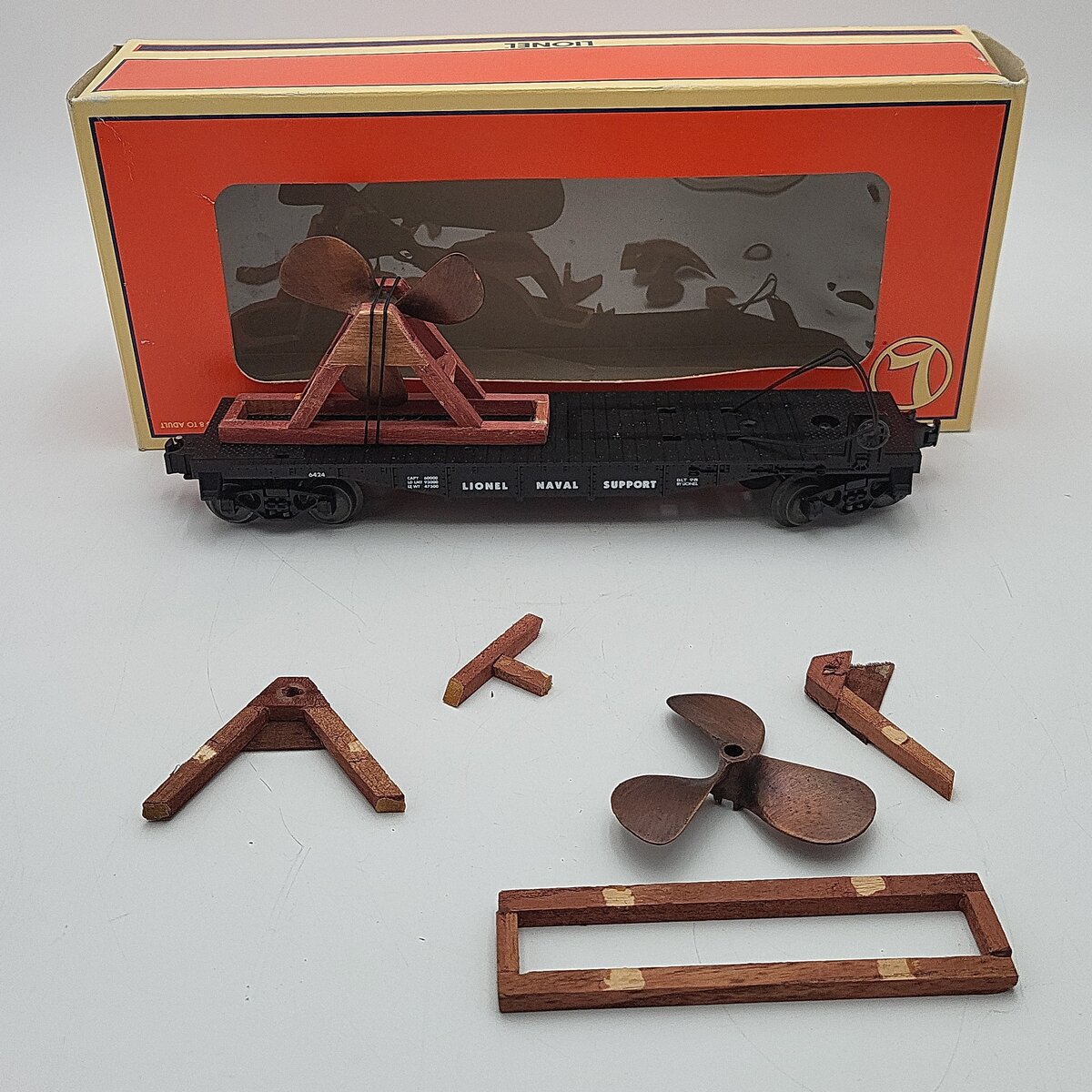 Lionel 6-36016 O Gauge Lionel Naval Support Flatcar w/ Propellers #6424 VG/Box