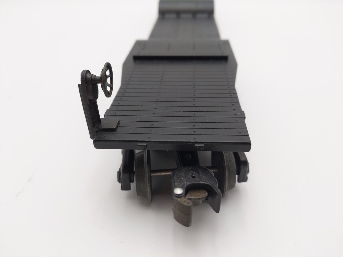Lionel 6-36900 O Gauge Depressed Center Flatcar with Backshop Load EX/Box