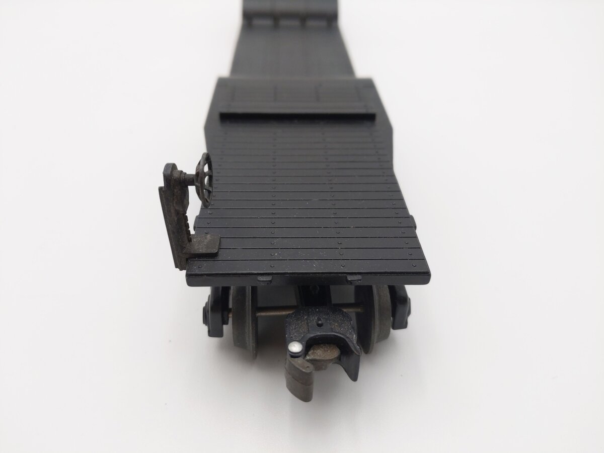 Lionel 6-36900 O Gauge Depressed Center Flatcar with Backshop Load EX/Box