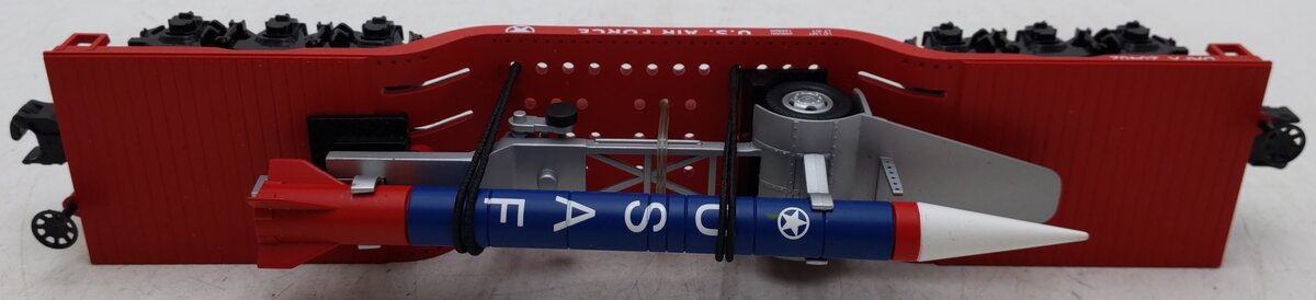 MTH 30-76149 Air Force Dep. Center Flat Car w/Rocket Load EX/Box