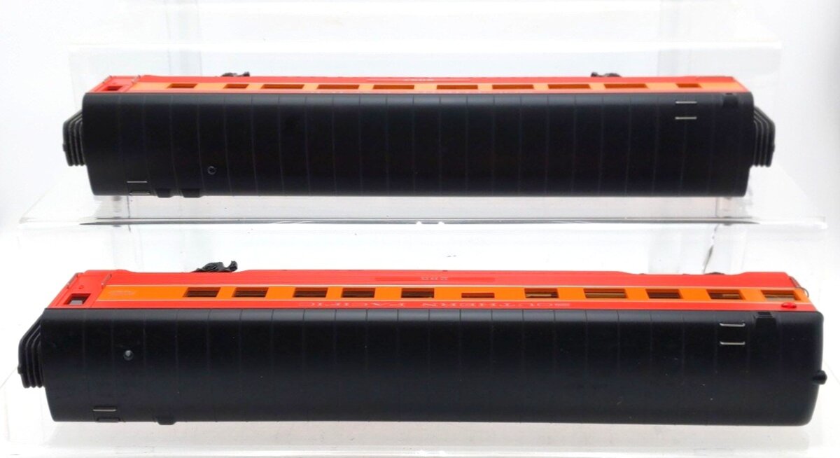MTH 30-6725 O SP 60' Streamlined ABS Sleeper/Diner Passenger Car Set (Set of 2) EX