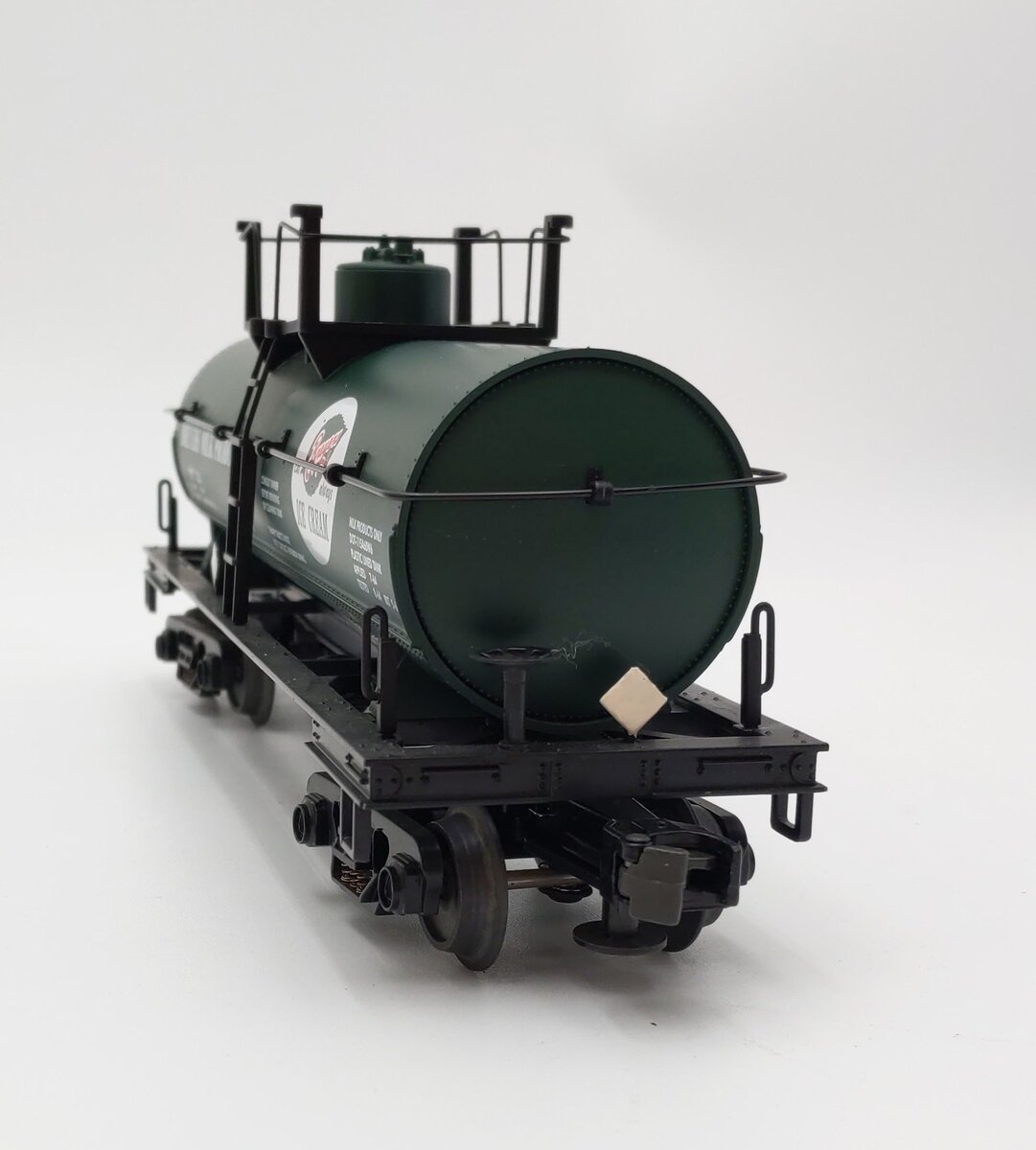 MTH 30-7330 O Gauge Breyers Milk Single Dome Tank Car #1084 EX/Box