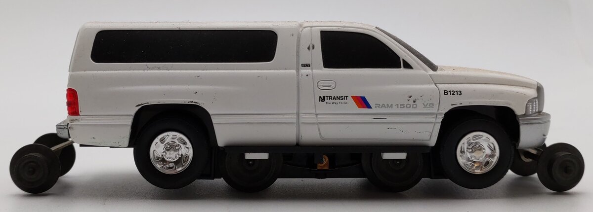 Lionel 6-18440 O Gauge New Jersey Transit Dodge Ram Track Inspection Vehicle EX/Box
