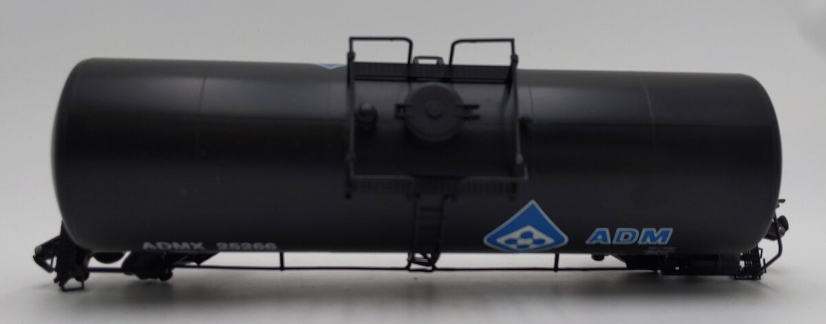 Weaver 25266 O Gauge ADM  40' Tank Car (3-Rail) EX/Box