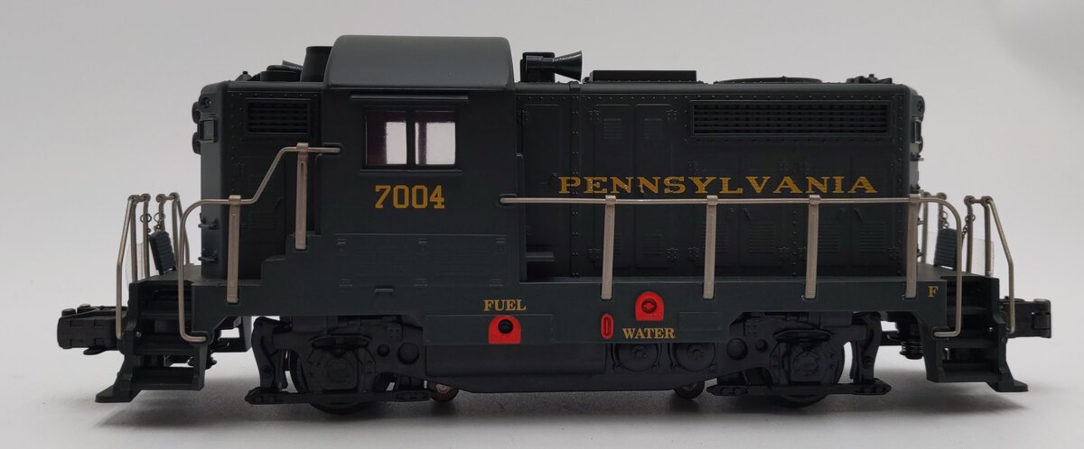 RMT 4152 O Gauge Pennsylvania GP Diesel Locomotive #7004 LN/Box