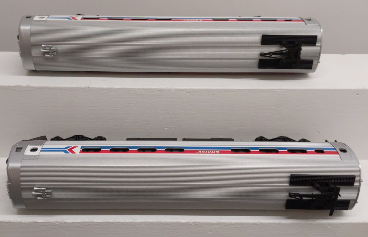 Williams MET200 Amtrak Metroliner Dummy A - Pair #812 & #811 LN/Box