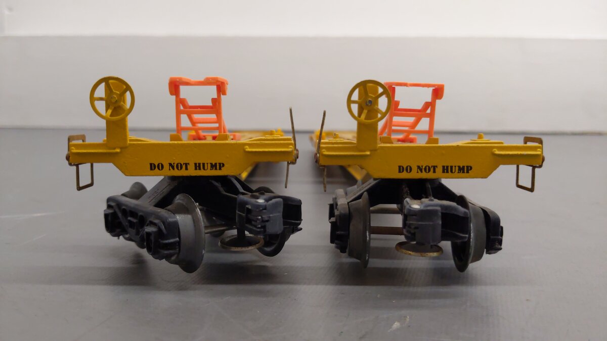 K-Line K-7702 O Gauge SP Golden Pig TTAX Articulated Flatcar Set EX
