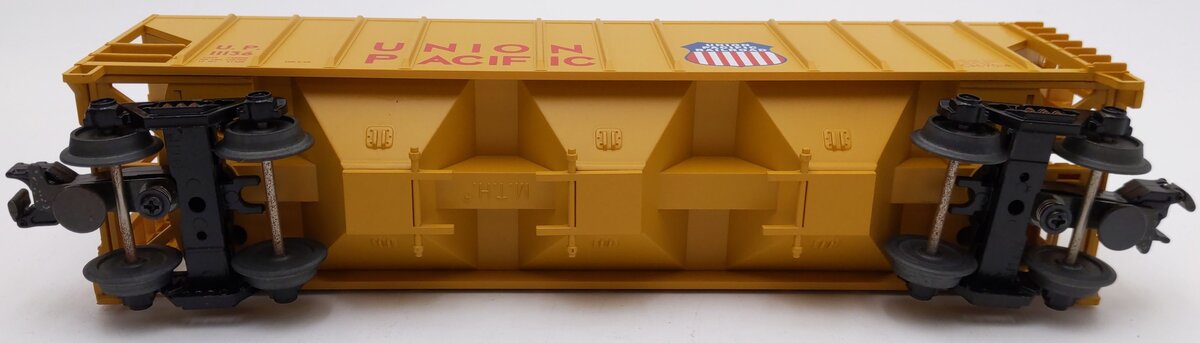 Weaver U1910 O Scale Union Pacific PS-2 Covered Hopper #11136 - 3-Rail EX/Box