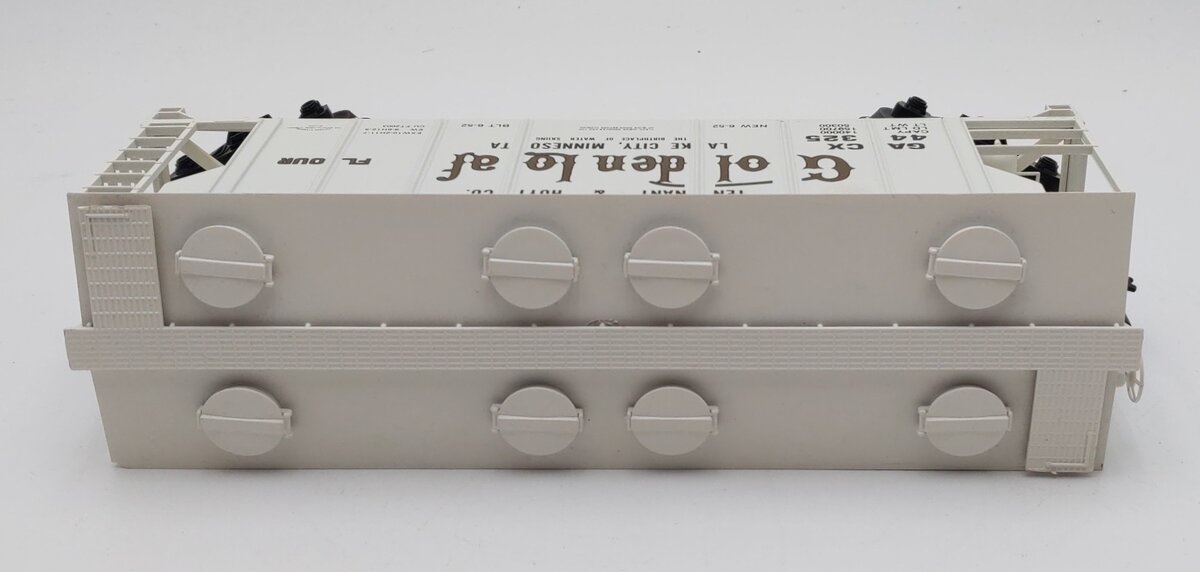 Weaver 3031 O Scale Gold Loaf Flour Covered Hopper #44325 (3 Rail) LN/Box