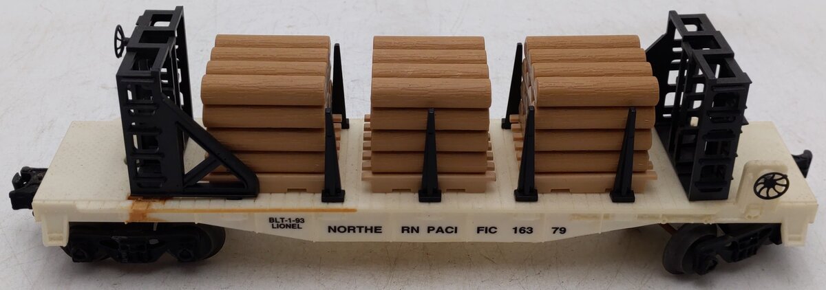 Lionel 6-16379 O Gauge Northern Pacific Flatcar w/ Wood Load EX/Box