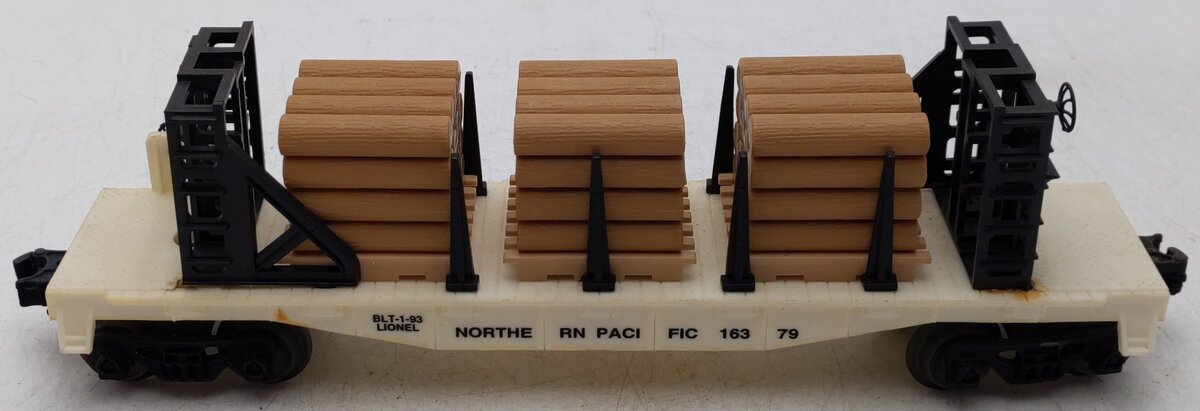 Lionel 6-16379 O Gauge Northern Pacific Flatcar w/ Wood Load EX/Box