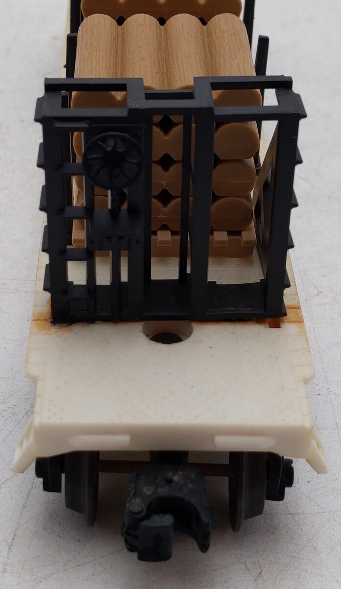 Lionel 6-16379 O Gauge Northern Pacific Flatcar w/ Wood Load EX/Box