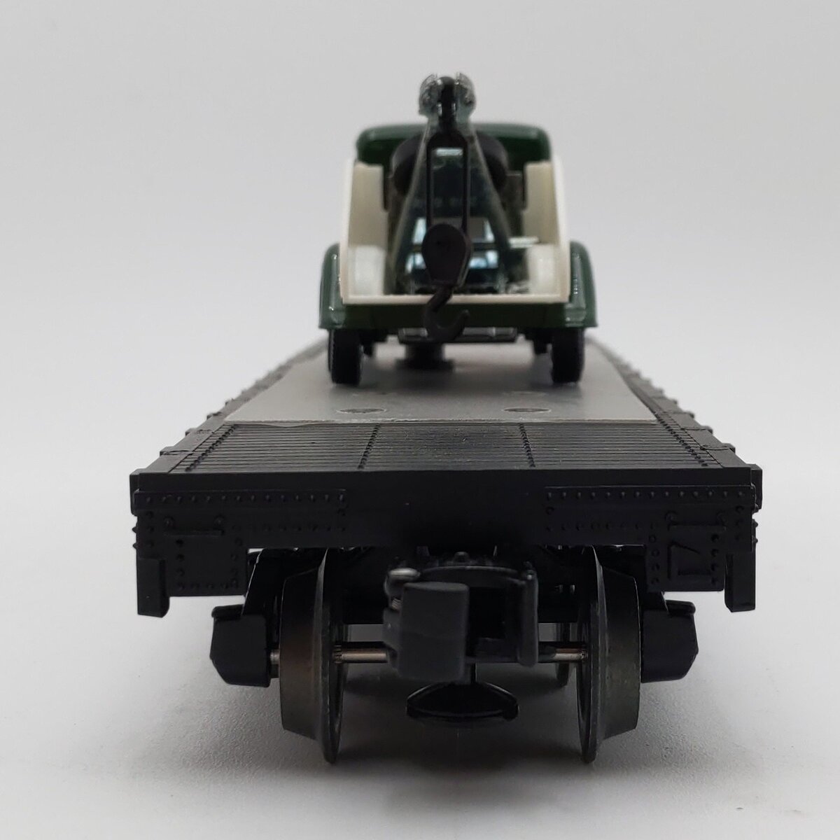 Lionel 6-17538 O Gauge New York Central Flatcar w/Castrol Ford Tow Truck EX/Box