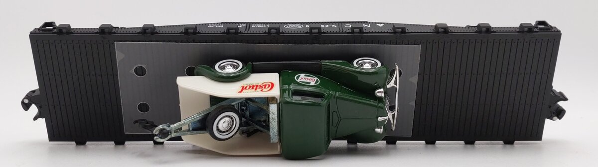 Lionel 6-17538 O Gauge New York Central Flatcar w/Castrol Ford Tow Truck EX/Box