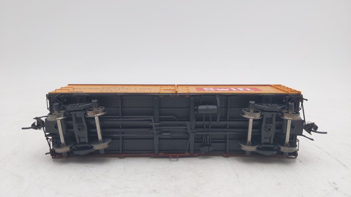 Rapido Trains 121042 HO Swift SRLX 37' Wood Meat Reefer #2796 EX/Box