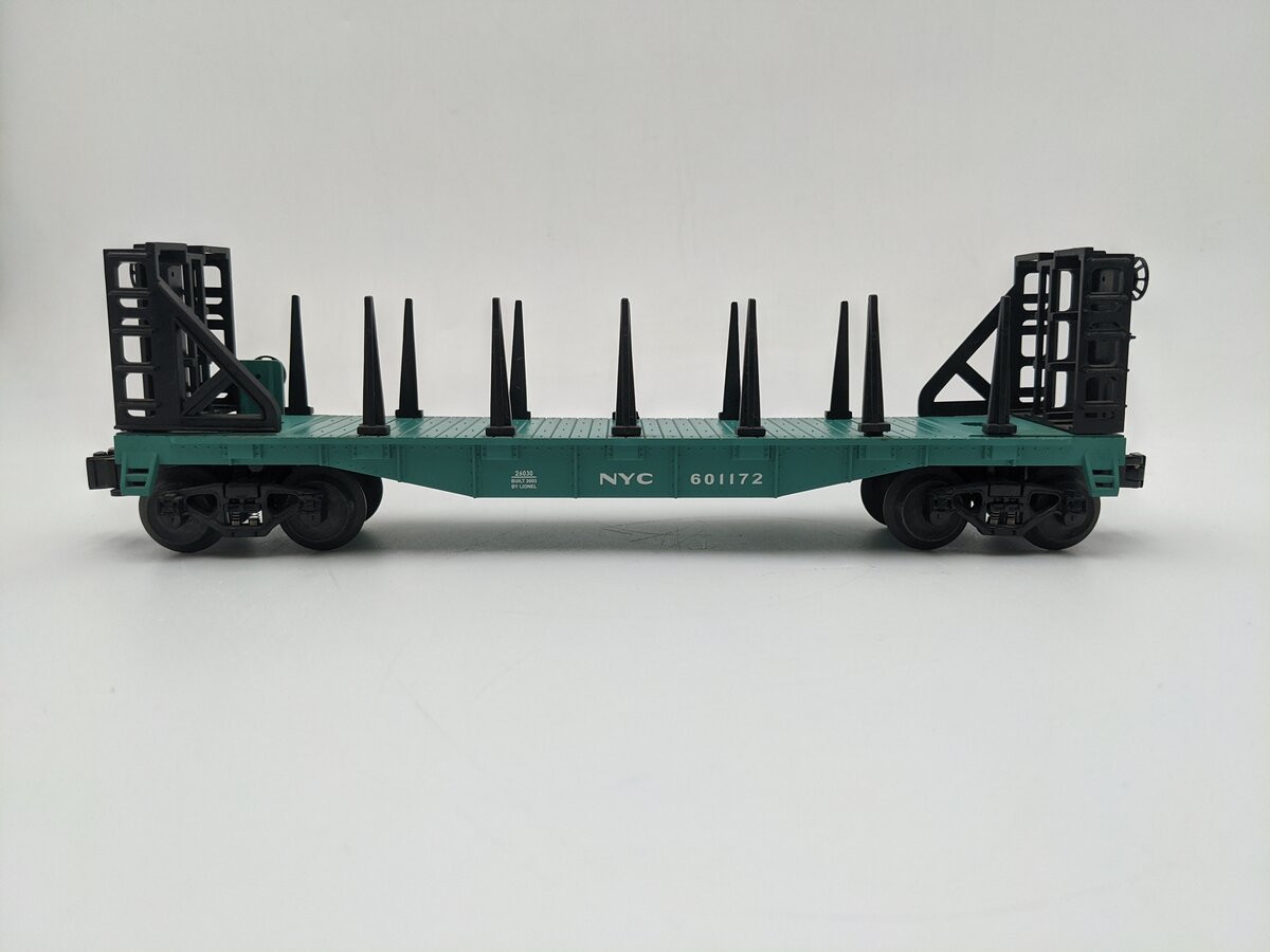 Lionel 6-26030 O Gauge New York Central Flatcar with Bulkheads EX