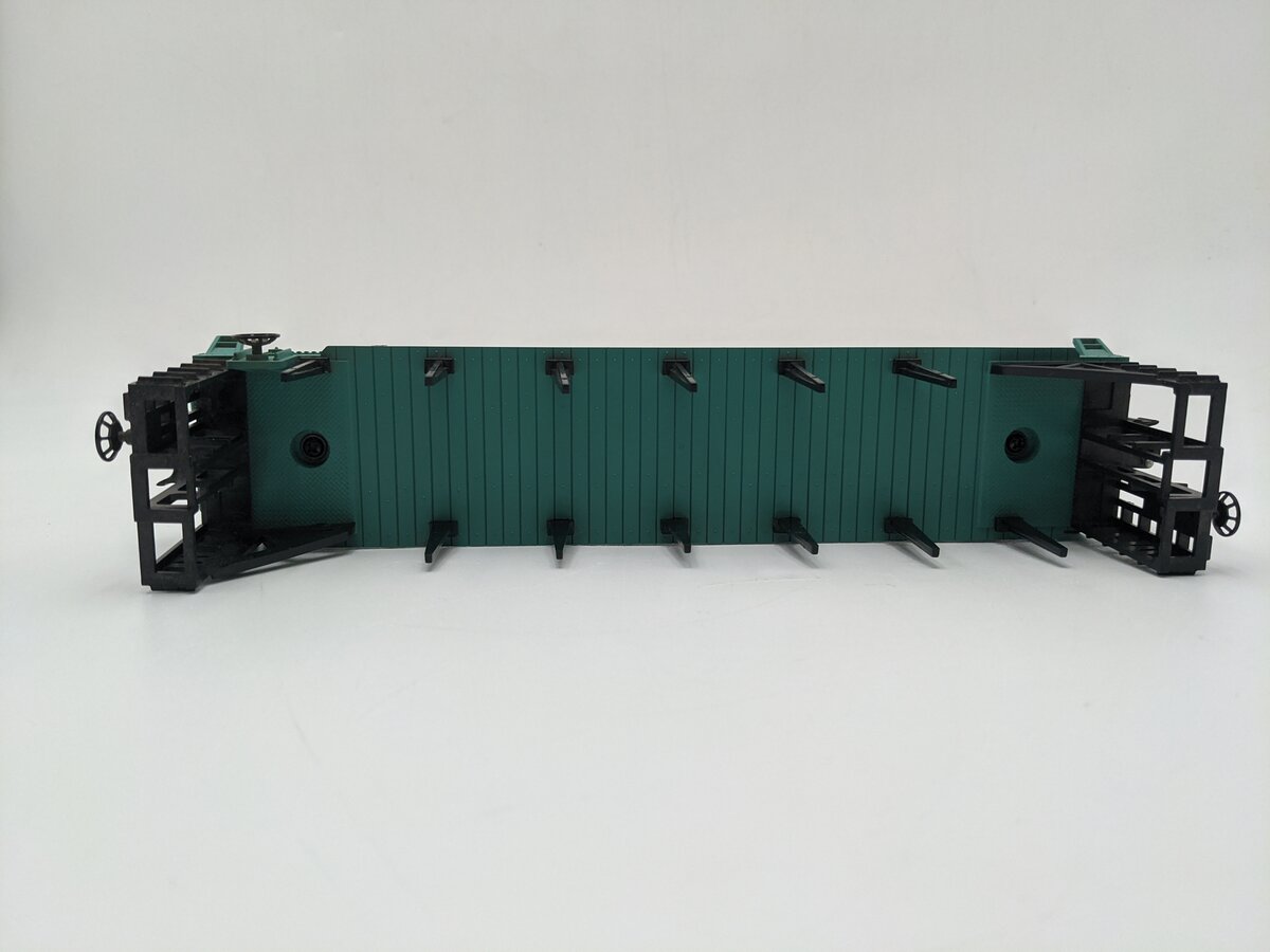 Lionel 6-26030 O Gauge New York Central Flatcar with Bulkheads EX