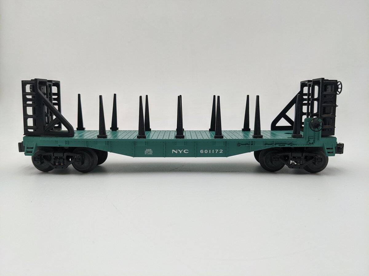 Lionel 6-26030 O Gauge New York Central Flatcar with Bulkheads EX
