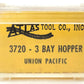 Atlas 3720 N Scale Union Pacific 3-Bay Covered Hopper #19711 EX/Box