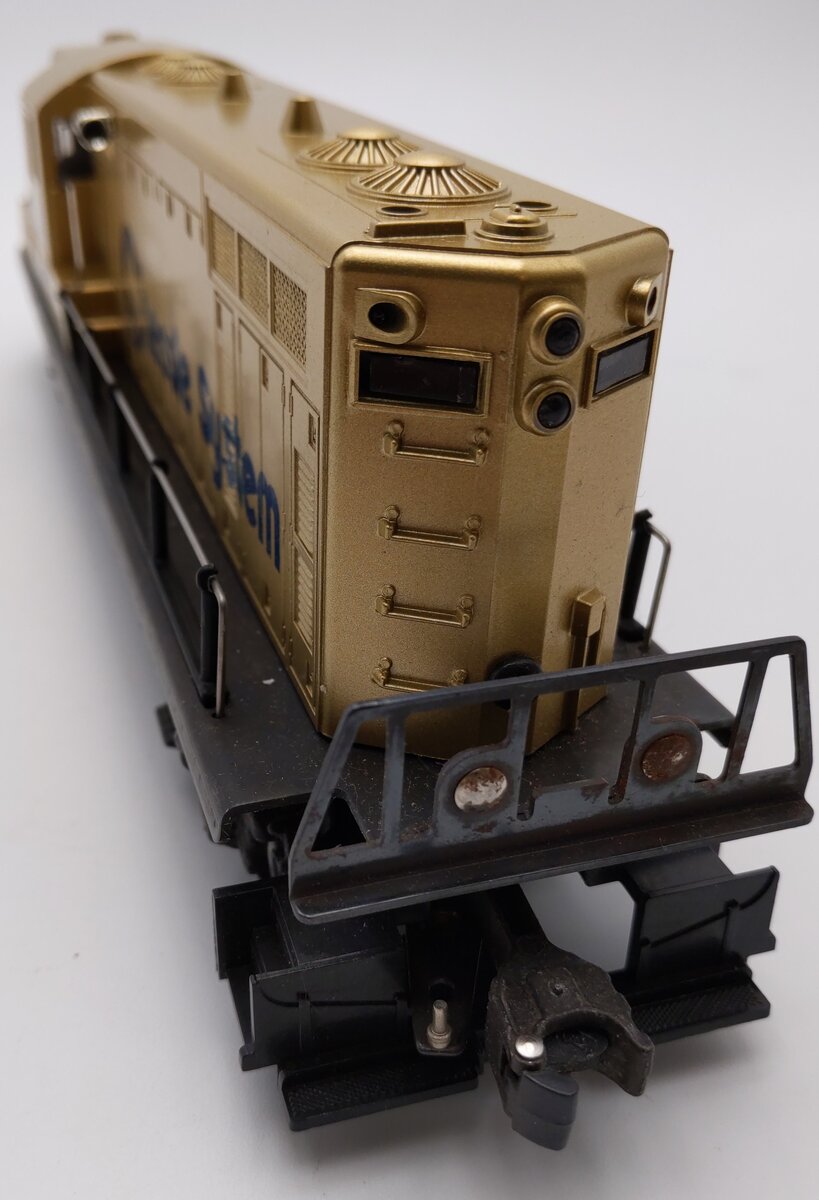 Lionel 6-8359 O Gauge Chessie System GM Gold GP7 Diesel Engine EX/Box