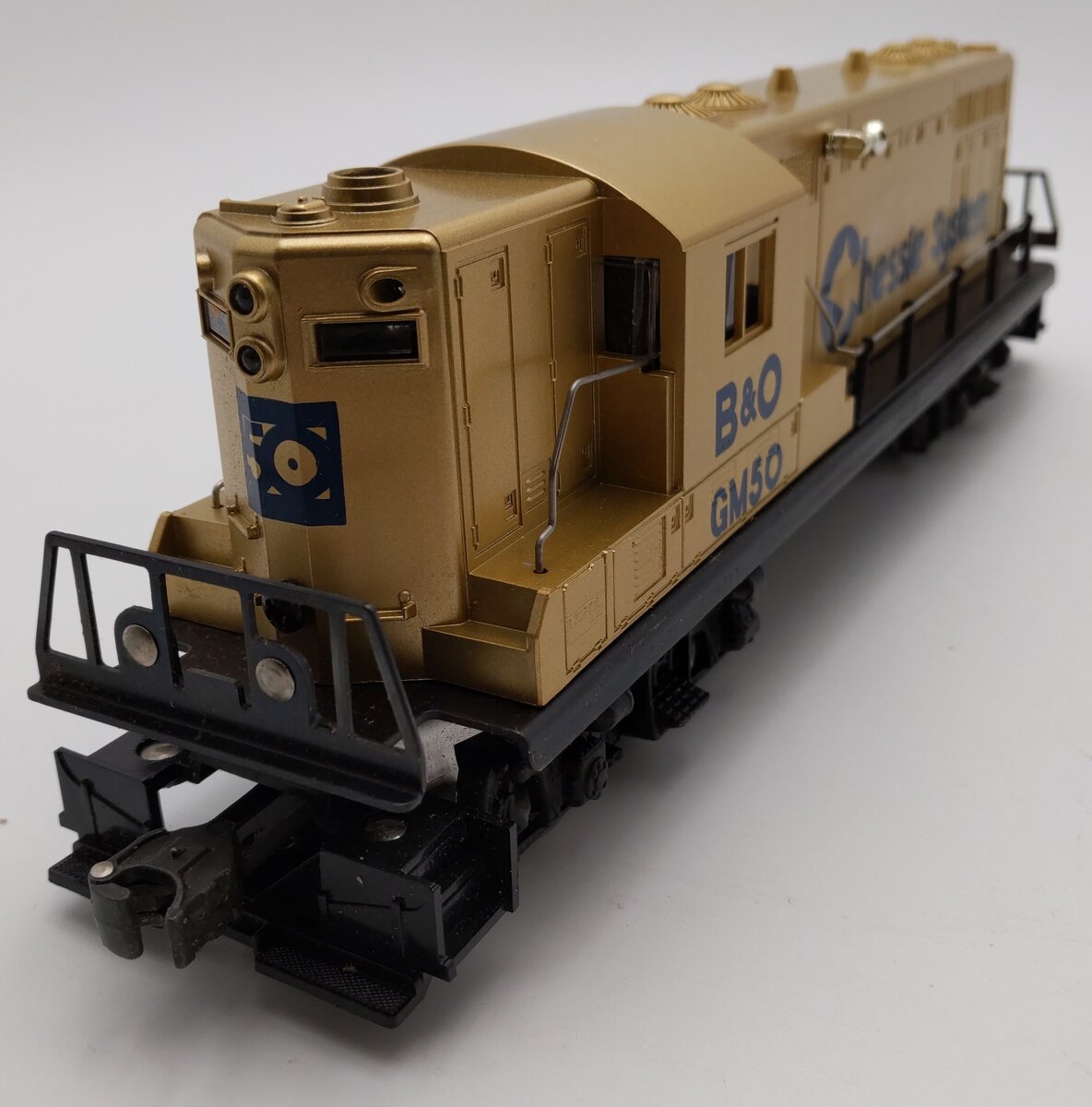 Lionel 6-8359 O Gauge Chessie System GM Gold GP7 Diesel Engine EX/Box