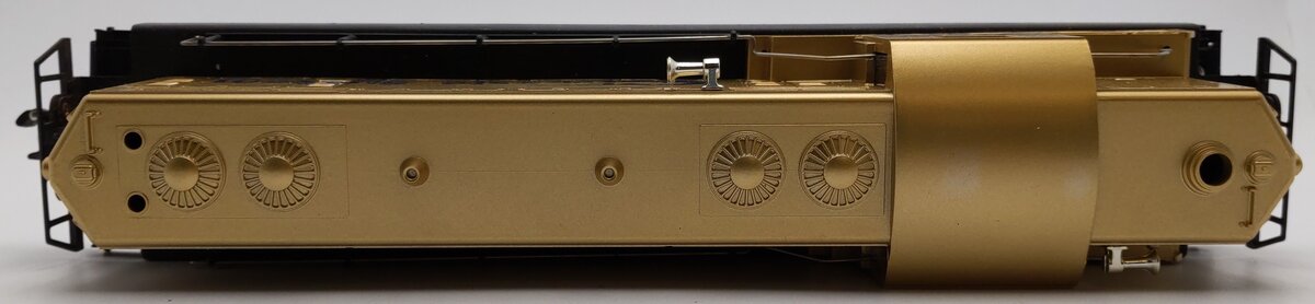 Lionel 6-8359 O Gauge Chessie System GM Gold GP7 Diesel Engine EX/Box