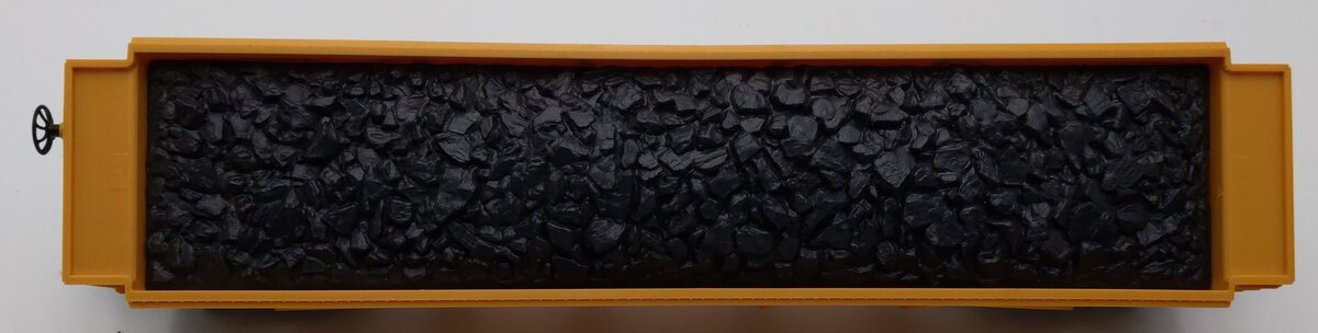 Lionel 6-19302 O Gauge Milwaukee Road Hopper #19302 with Coal Load EX/Box