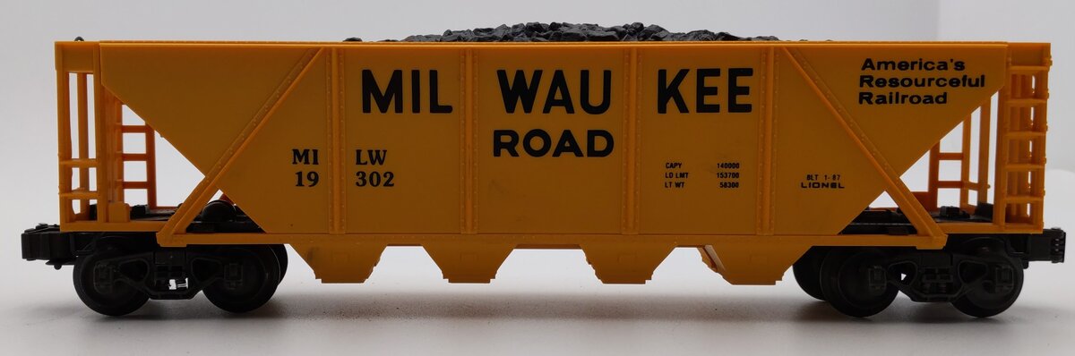 Lionel 6-19302 O Gauge Milwaukee Road Hopper #19302 with Coal Load EX/Box