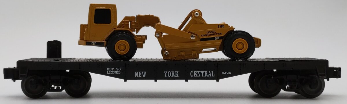 Lionel 6-16954 O Gauge New York Central Flatcar with ERTL Scraper #6424 EX/Box
