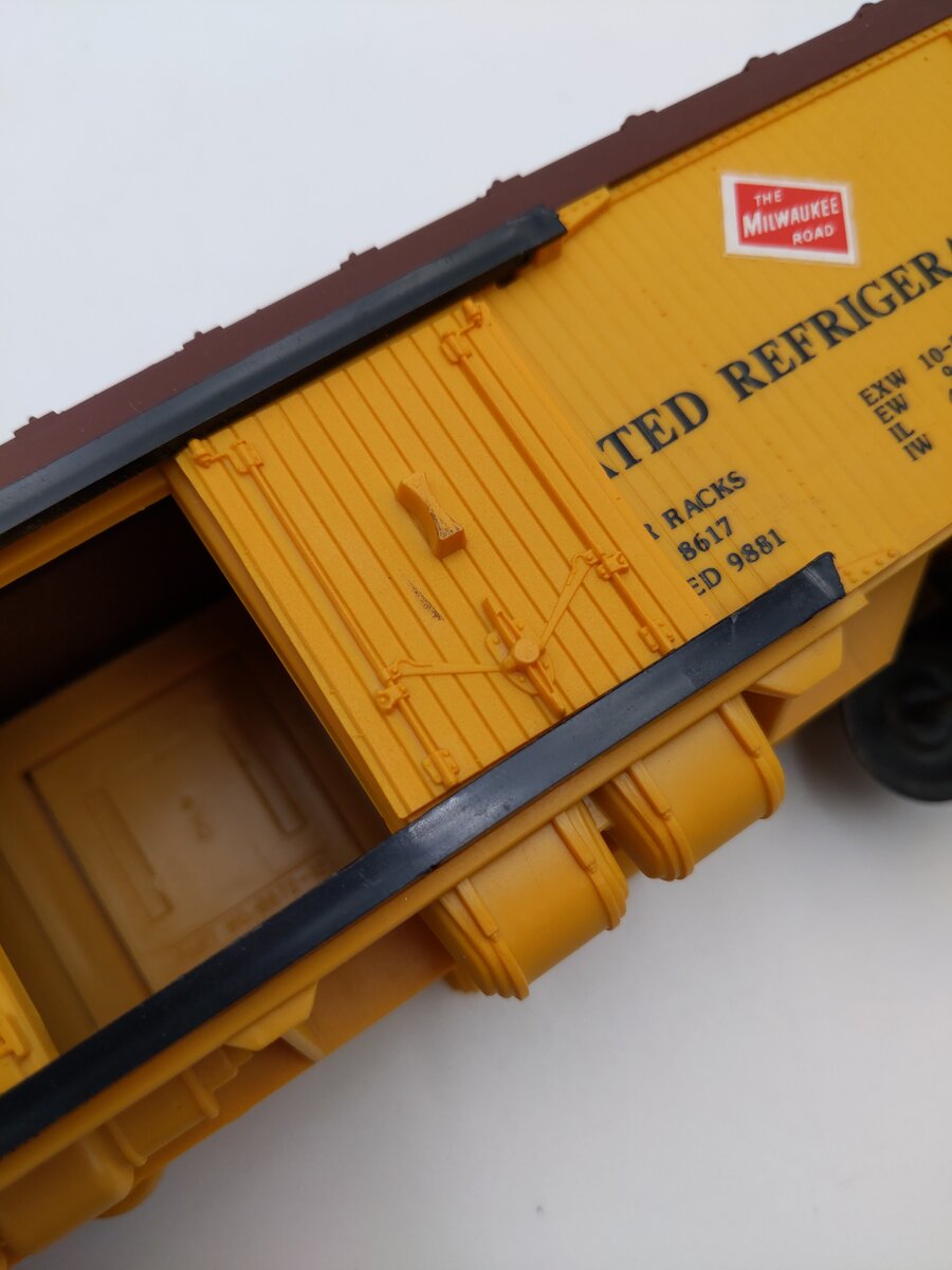 Lionel O Gauge Freight Cars: 6-6908, 6-9132, 6-19500 [3] VG/Box