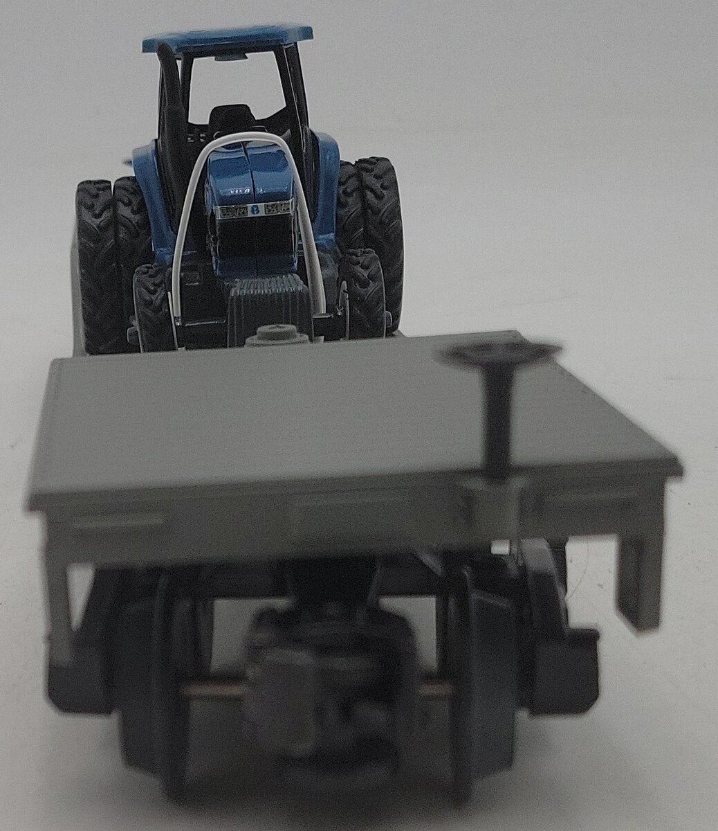 MTH 30-7611 O Gauge MTH Construction Flat Car #22893 w/Ertl Tractor EX/Box