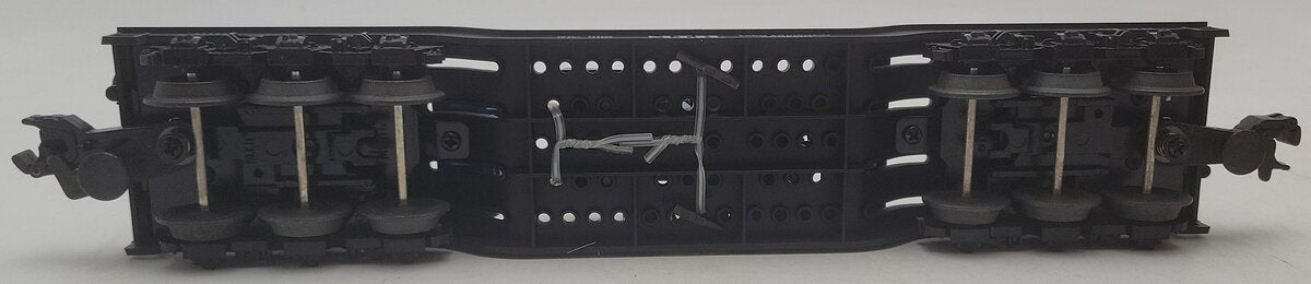 MTH 30-7622 O Gauge Depressed Center Flat w/ Ertl New Holland Tractor #21136 EX/Box