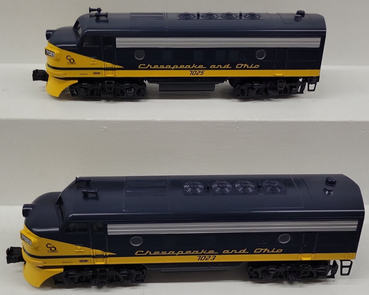 Williams F7109 C&O F7 AA Diesel Locomotive Set EX/Box