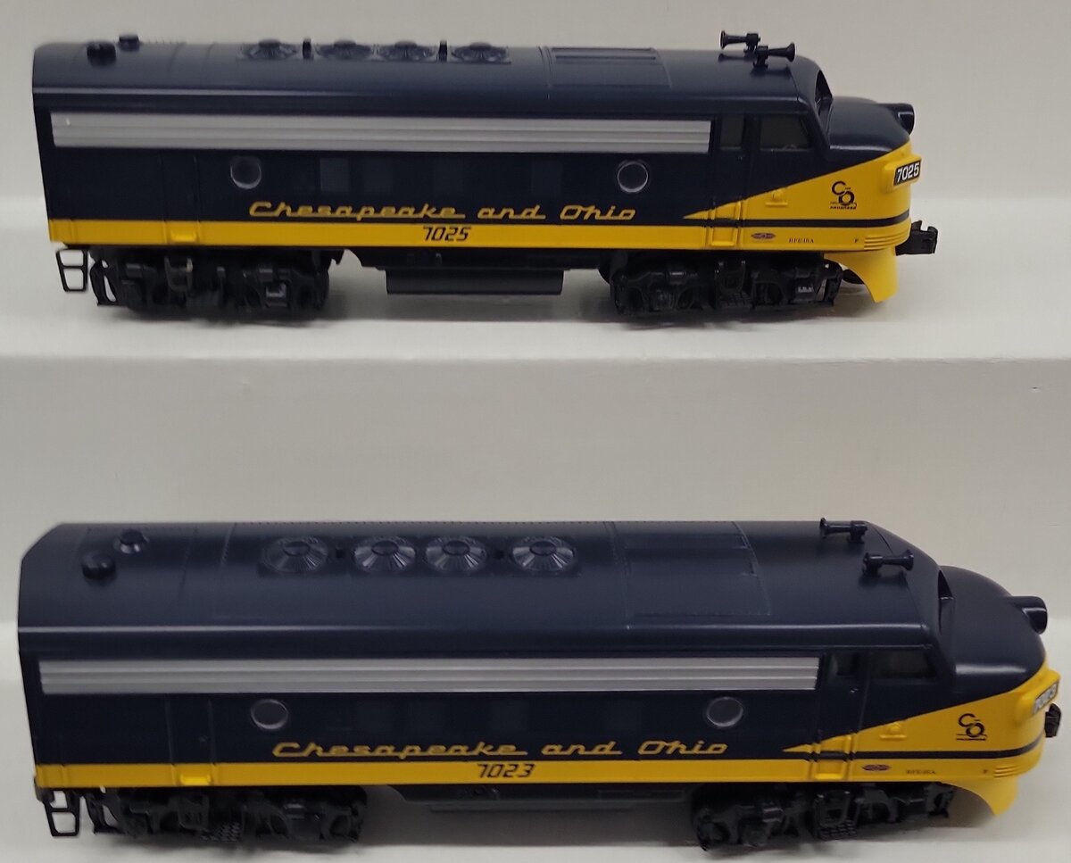 Williams F7109 C&O F7 AA Diesel Locomotive Set EX/Box