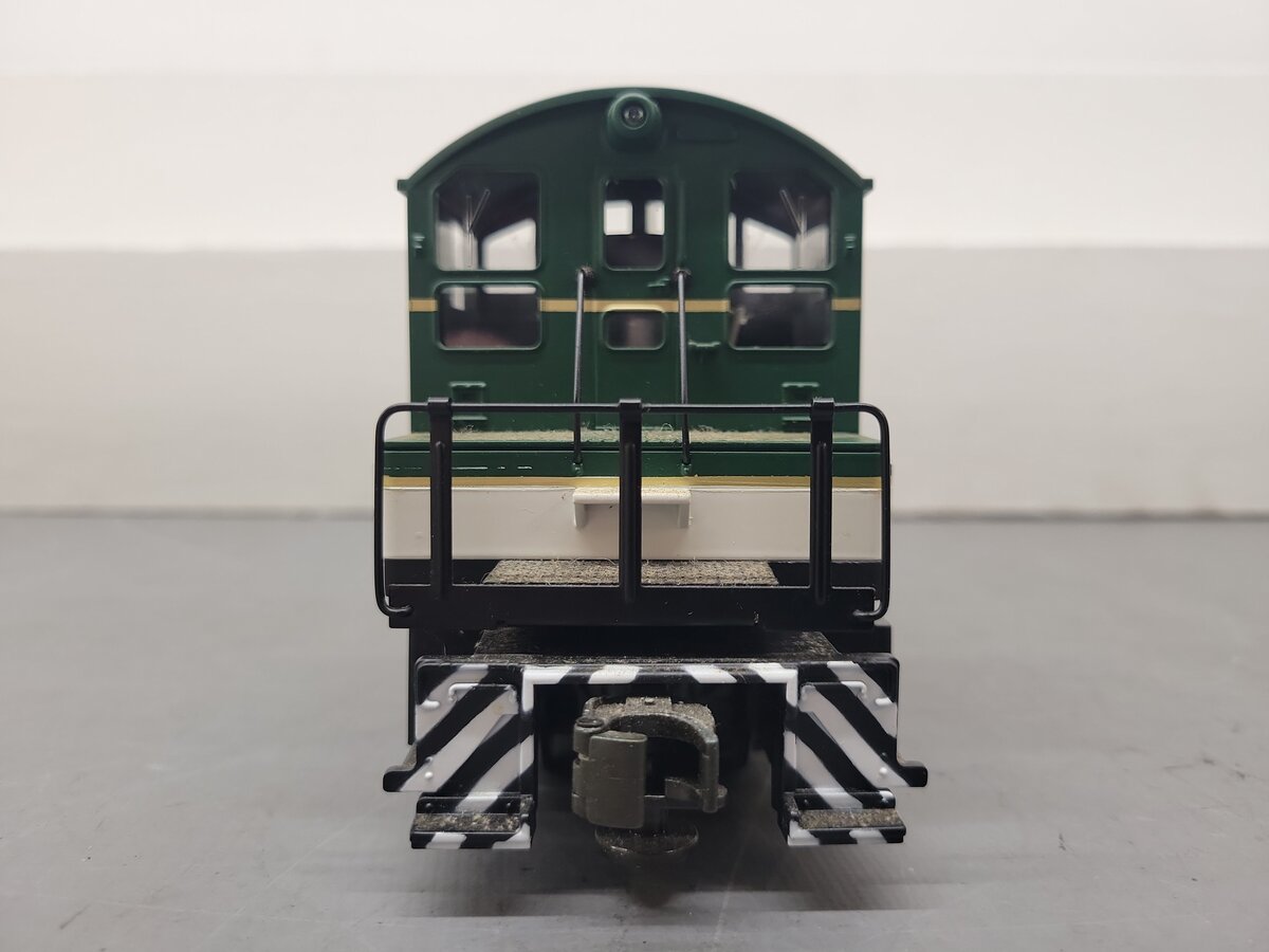 MTH 30-2157-0 Southern NW-2 Diesel Switcher w/Horn #1039 EX/Box