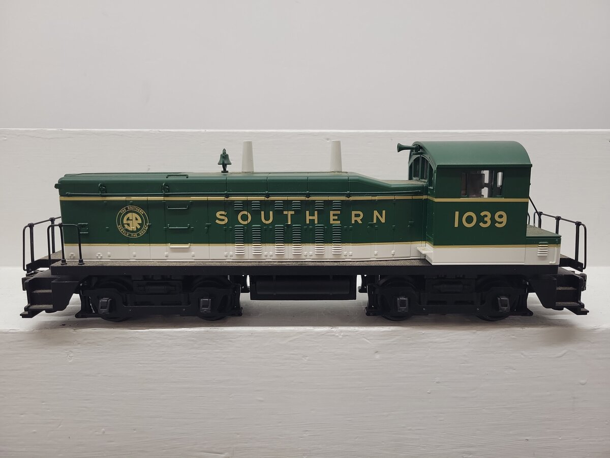 MTH 30-2157-0 Southern NW-2 Diesel Switcher w/Horn #1039 EX/Box