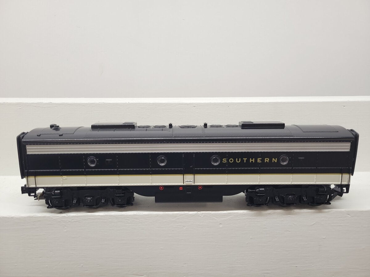 MTH 30-2839-3 O Gauge Southern E-8 B-Unit Non-Powered Diesel Engine EX/Box