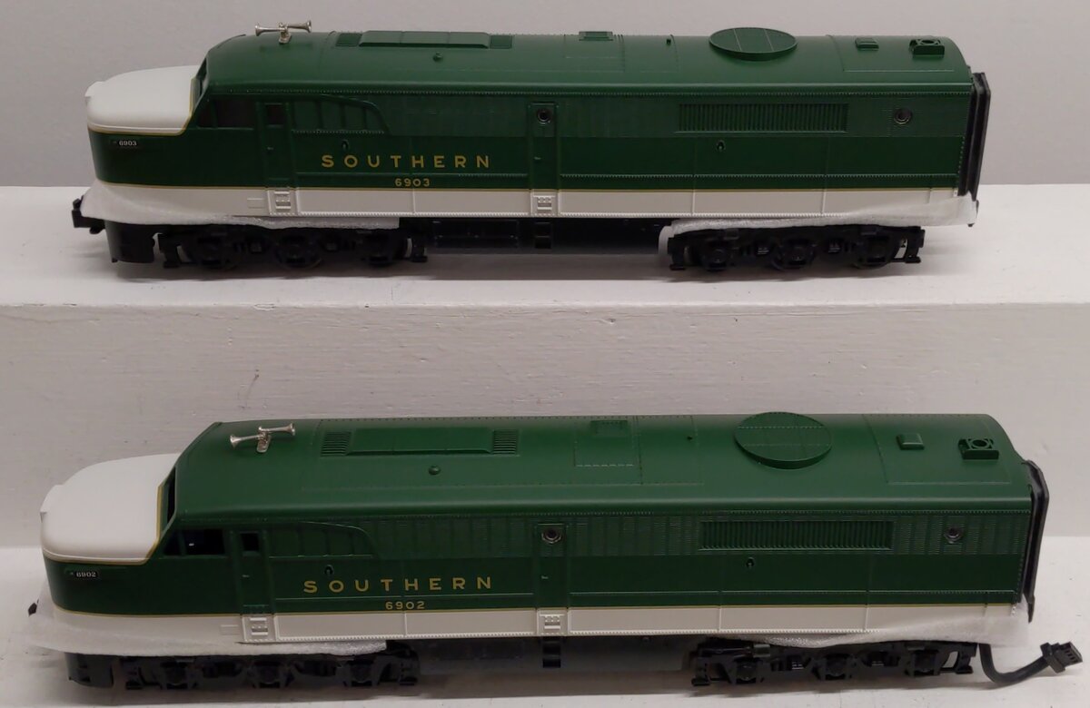 MTH 30-2151-0 Southern Alco PA AA Diesel Engine Set w/Horn #6902/6903 - 3-Rail EX/Box