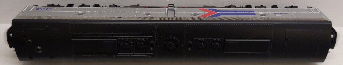 MTH 20-20049-3 O Gauge Amtrak E-8 B-Unit Non-Powered Diesel Engine #374 EX/Box