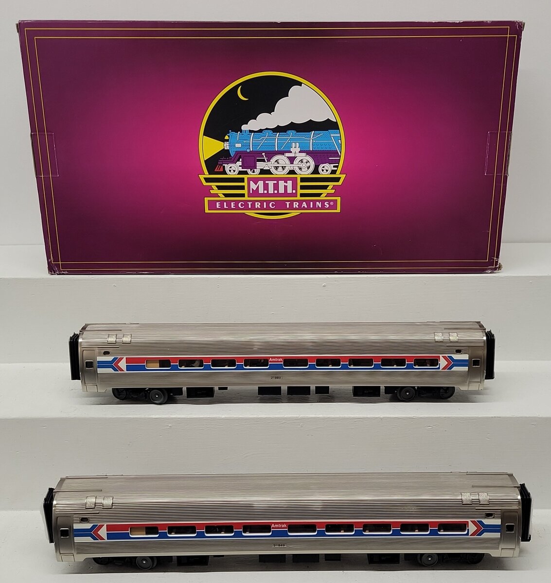 MTH 20-64013 O Gauge Premier 2-Car Amfleet Passenger Set EX/Box