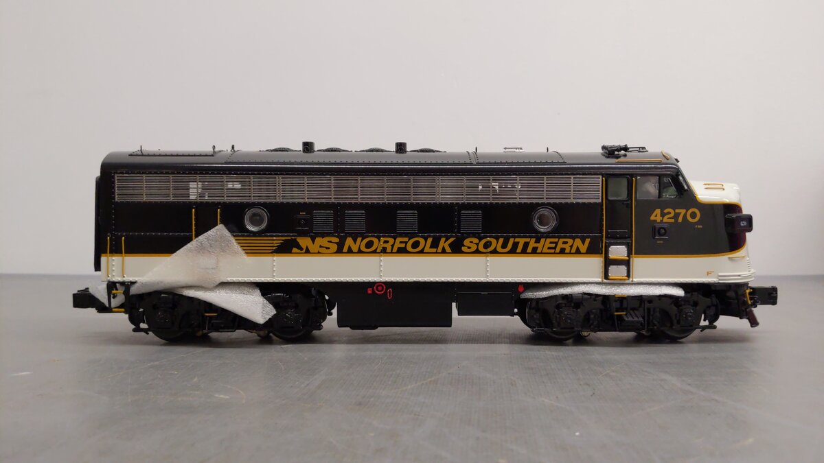 MTH 20-20556-1 O Gauge Norfolk Southern F-7 A Diesel Engine with PS3 #4270 EX/Box